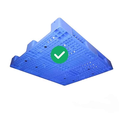 Singolo blu del commestibile dell'HDPE del carico di plastica riutilizzabile accatastabile del pallet 5T affrontato