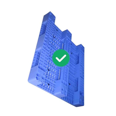 Il pallet di plastica 2000Kg del magazzino del PE di FDA carica la piattaforma senza coperchio 1300X1100